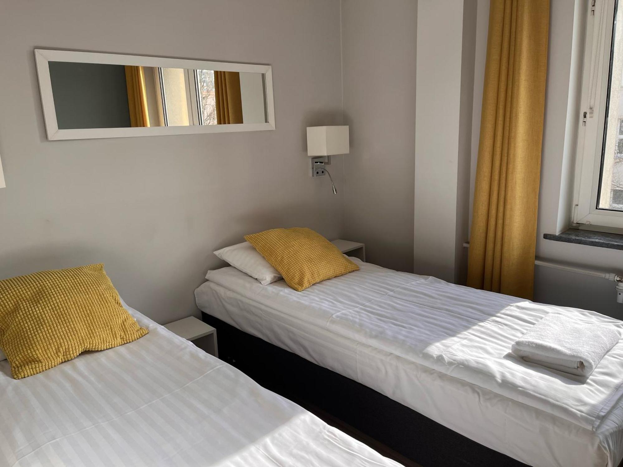 Labo Apartment Solidarnosci Warsaw Room photo